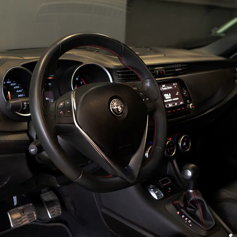 AED 861 P.M • 0% Downpayment • Alfa Romeo Giulietta Veloce • 1 Year Warranty - Image 12