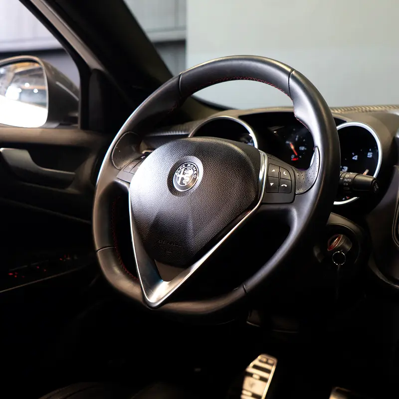AED 861 P.M • 0% Downpayment • Alfa Romeo Giulietta Veloce • 1 Year Warranty - Image 13