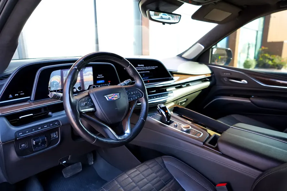 2024 Cadillac Escalade Sport Platinum | 7seaters | Excellent Condition - Image 11