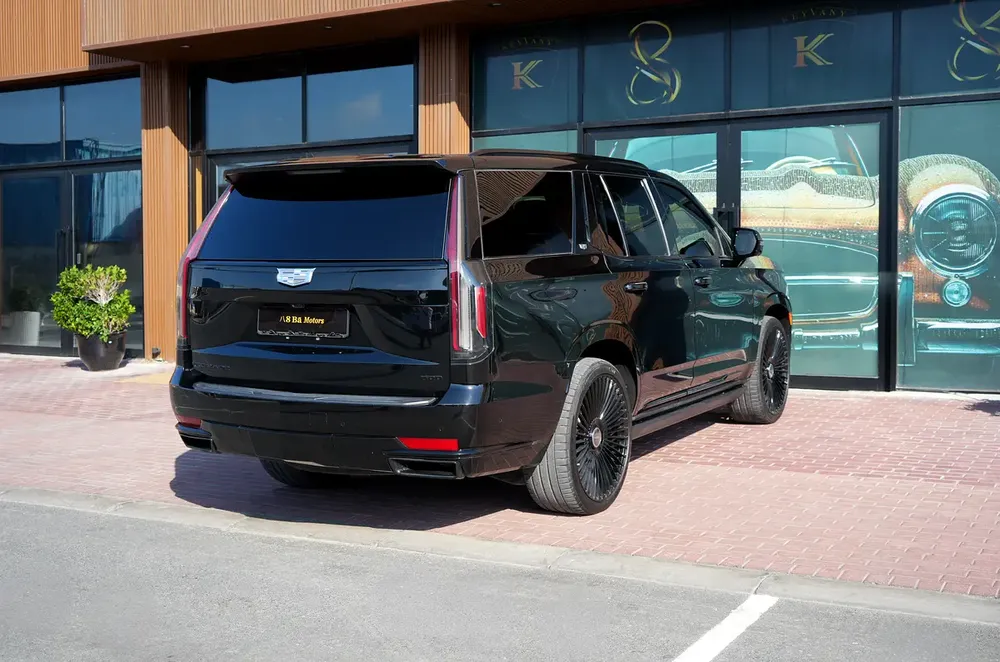 2024 Cadillac Escalade Sport Platinum | 7seaters | Excellent Condition - Image 8