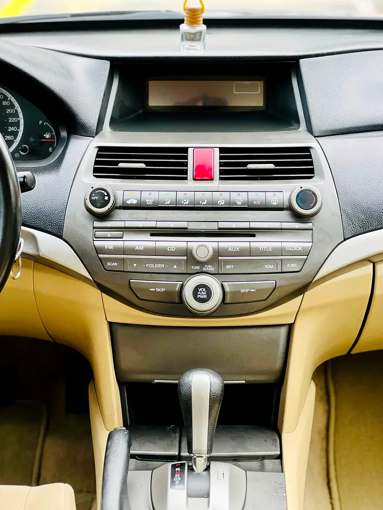 Honda Accord i-VTEC 2012 - GCC Specs - Reliable and Well-Maintained - Image 15