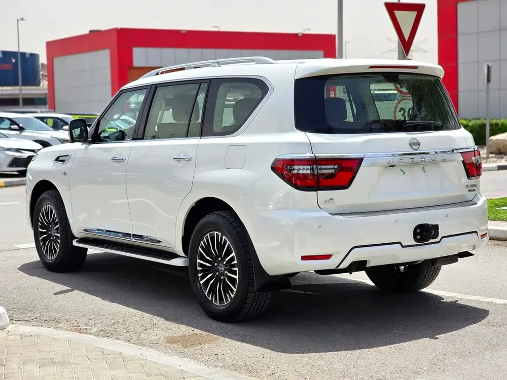 2023 Nissan Patrol LE Platinum City - GCC Specs - Like New! - Image 4