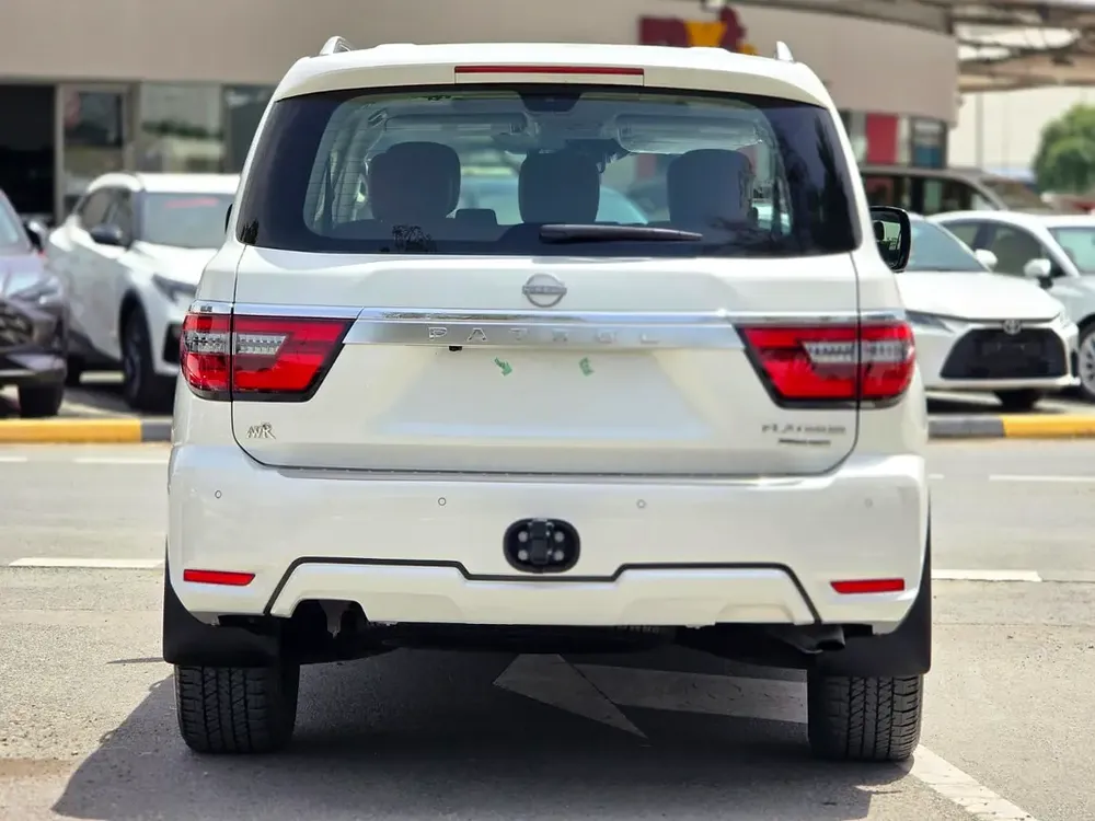 2023 Nissan Patrol LE Platinum City - GCC Specs - Like New! - Image 6