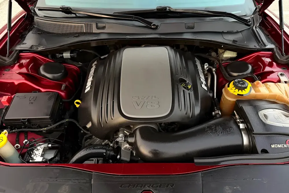 Full Dodge Service History / 2 Keys | Dodge Charger R/T 2018 GCC Specifications - Image 19