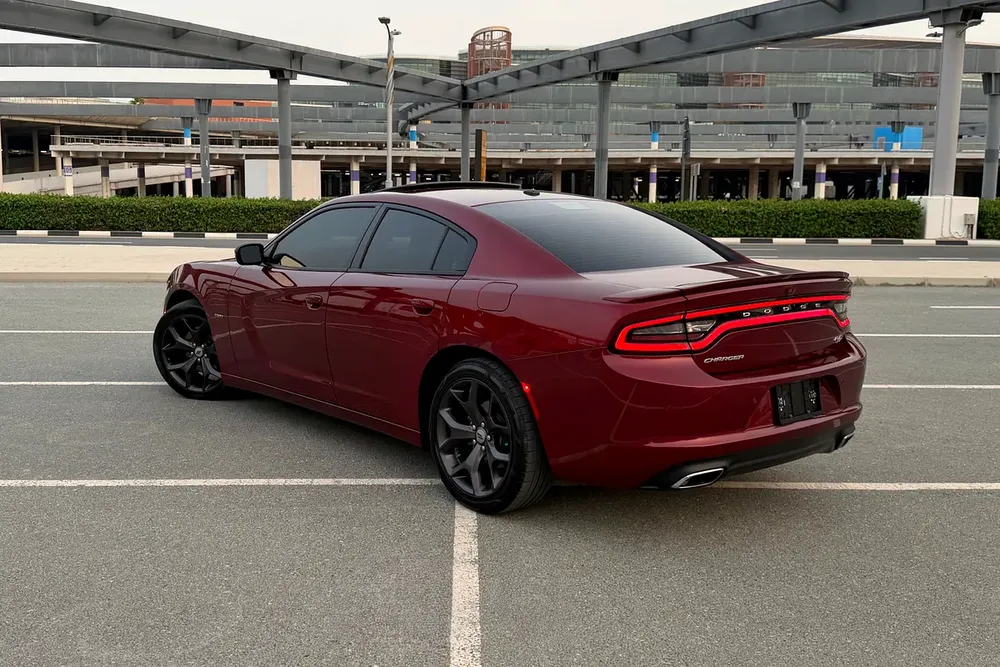 Full Dodge Service History / 2 Keys | Dodge Charger R/T 2018 GCC Specifications - Image 4