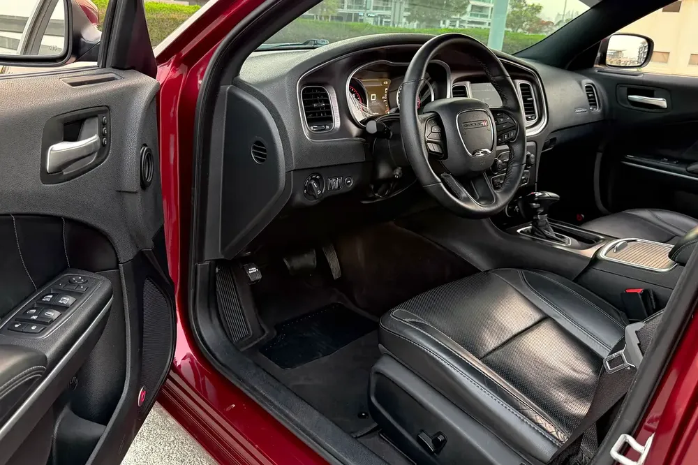 Full Dodge Service History / 2 Keys | Dodge Charger R/T 2018 GCC Specifications - Image 9