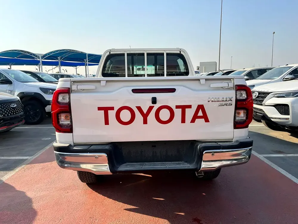 TOYOTA HILUX 2.7 AT FULL OPTION WITHOUT PUSH START WHITE 2025 - Image 15