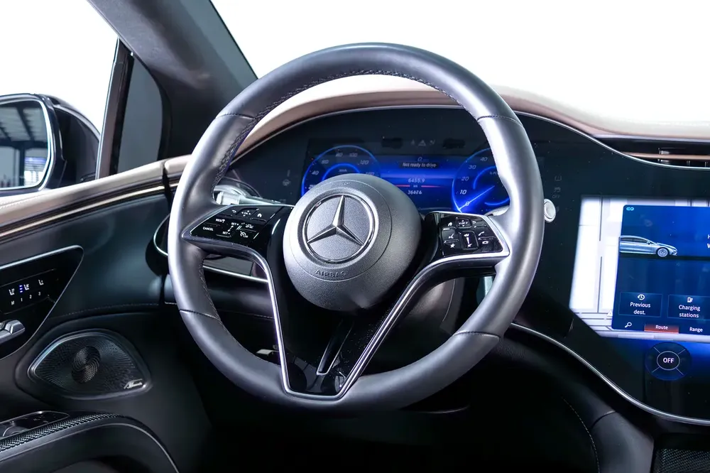 Mercedes Benz EQS 450 PLUS-GCC-Gragash Warranty-High Specifications-Night Package-22Inch AMG Rims - Image 11