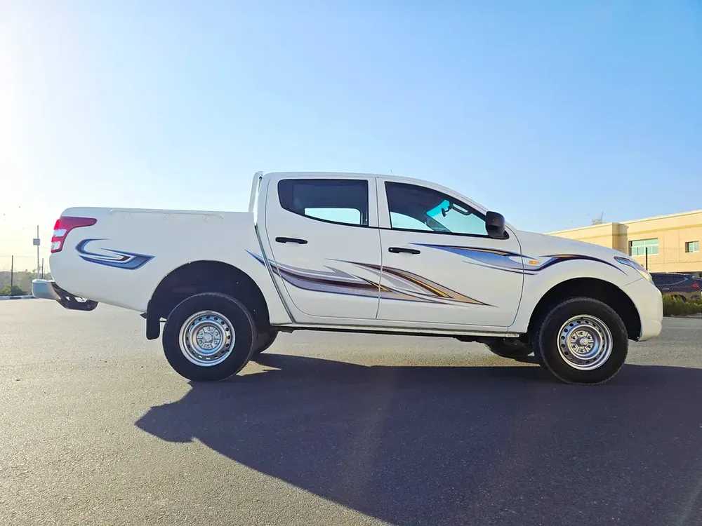 4*4 Mitsubishi L200 - GCC - Double Cabin - Image 4