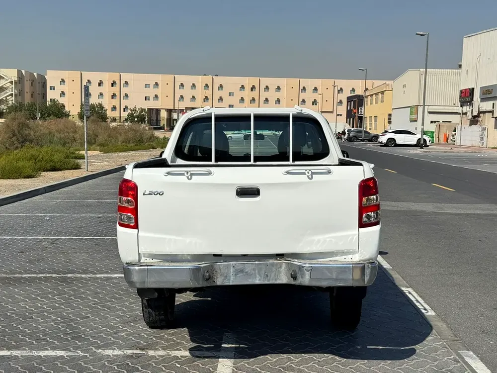 4*4 Mitsubishi L200 - GCC - Double Cabin - Image 6