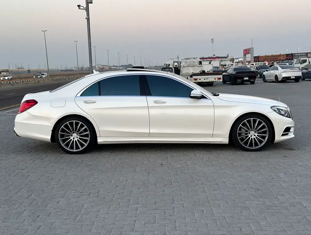 Mercedes S500 2015 GCC first owner original paint full option vip 6 buttons super clean car - Image 10