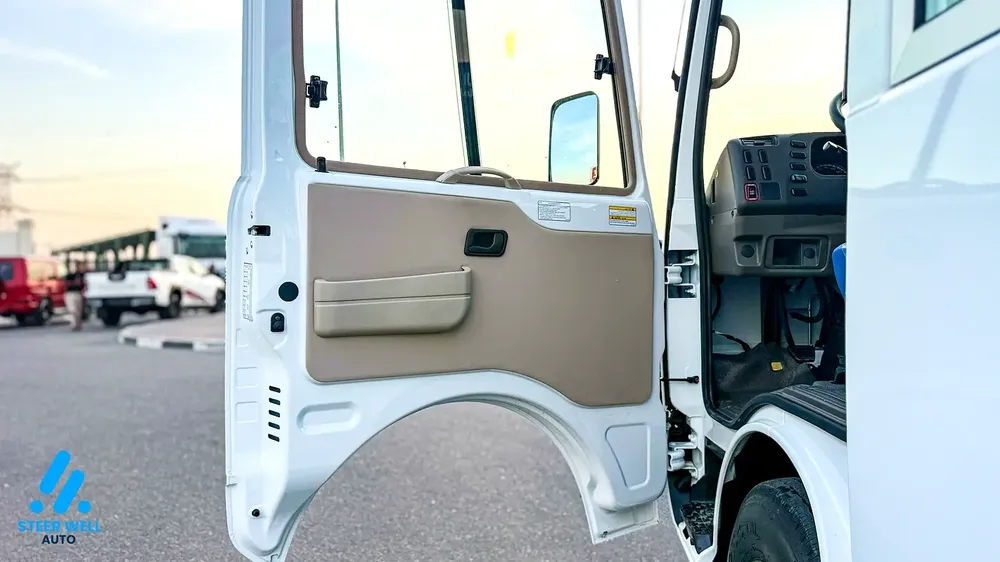 2026 Mitsubishi Fuso Rosa 2026 | 34-Seater Bus | Full Option | ABS | GCC Specs | 4.2L Diesel MT - Image 20