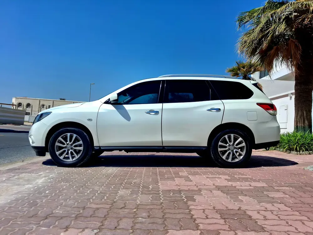 Nissan Pathfinder SV 2015 GCC Specs - Image 4