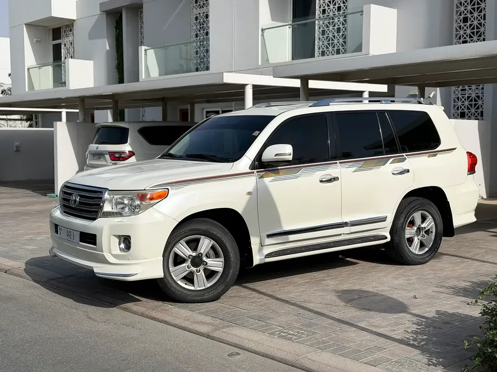 Toyota Land Cruiser GXR White V6 2008 In Excellent Condition - Image 10