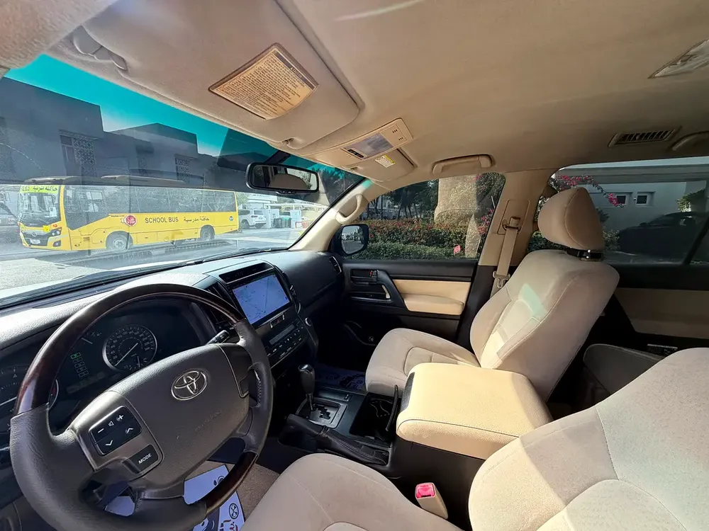 Toyota Land Cruiser GXR White V6 2008 In Excellent Condition - Image 12