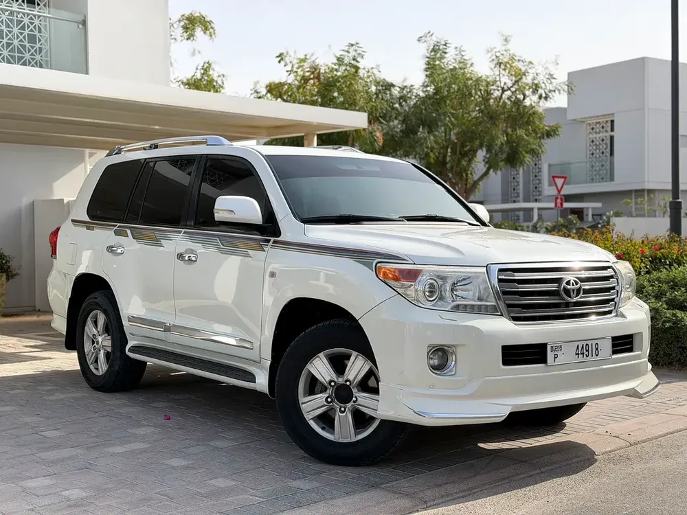 Toyota Land Cruiser GXR White V6 2008 In Excellent Condition - Image 6