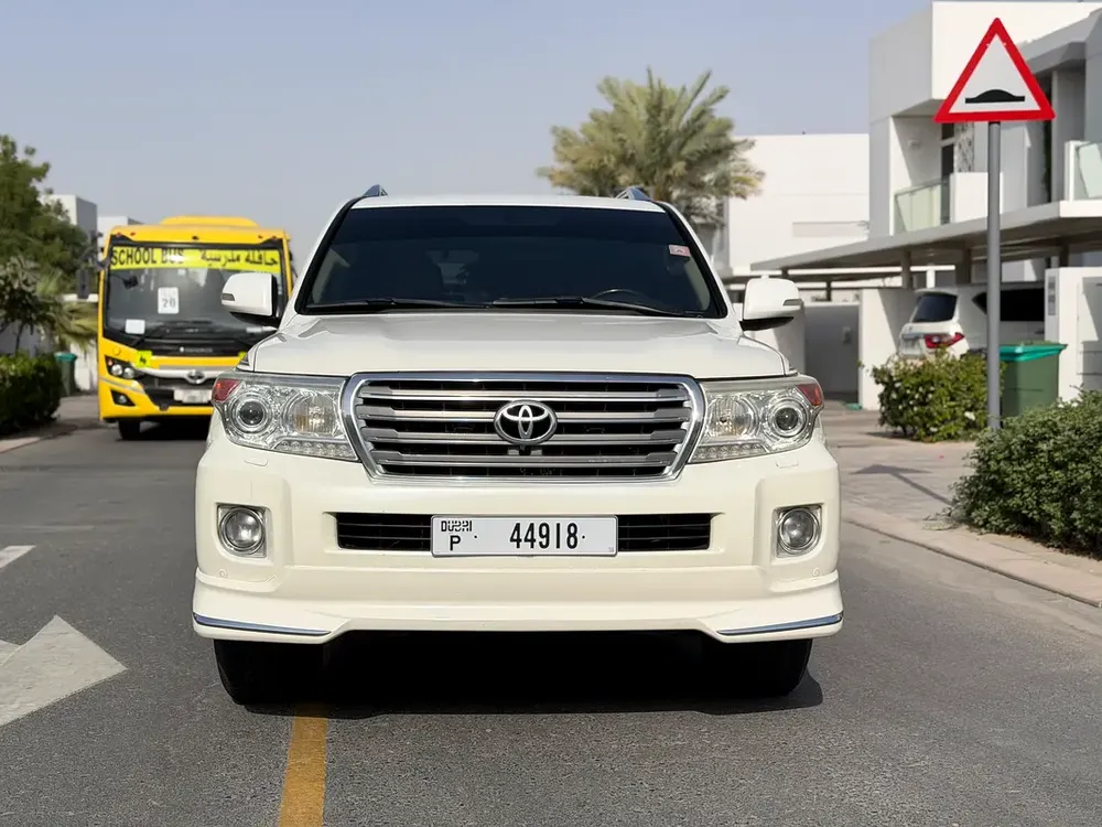 Toyota Land Cruiser GXR White V6 2008 In Excellent Condition - Image 8