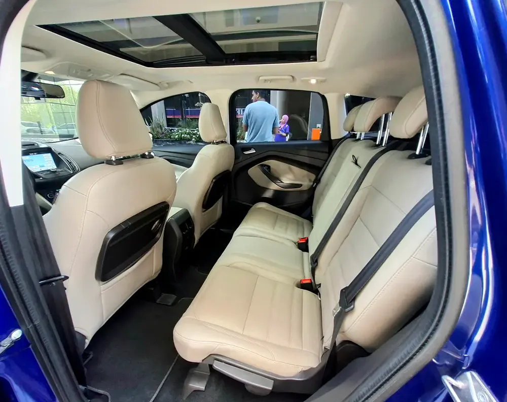 Astonishing Ford Escape 2018 - GCC - Top Option - Full Service History - Original Paint -No Accident - Image 10