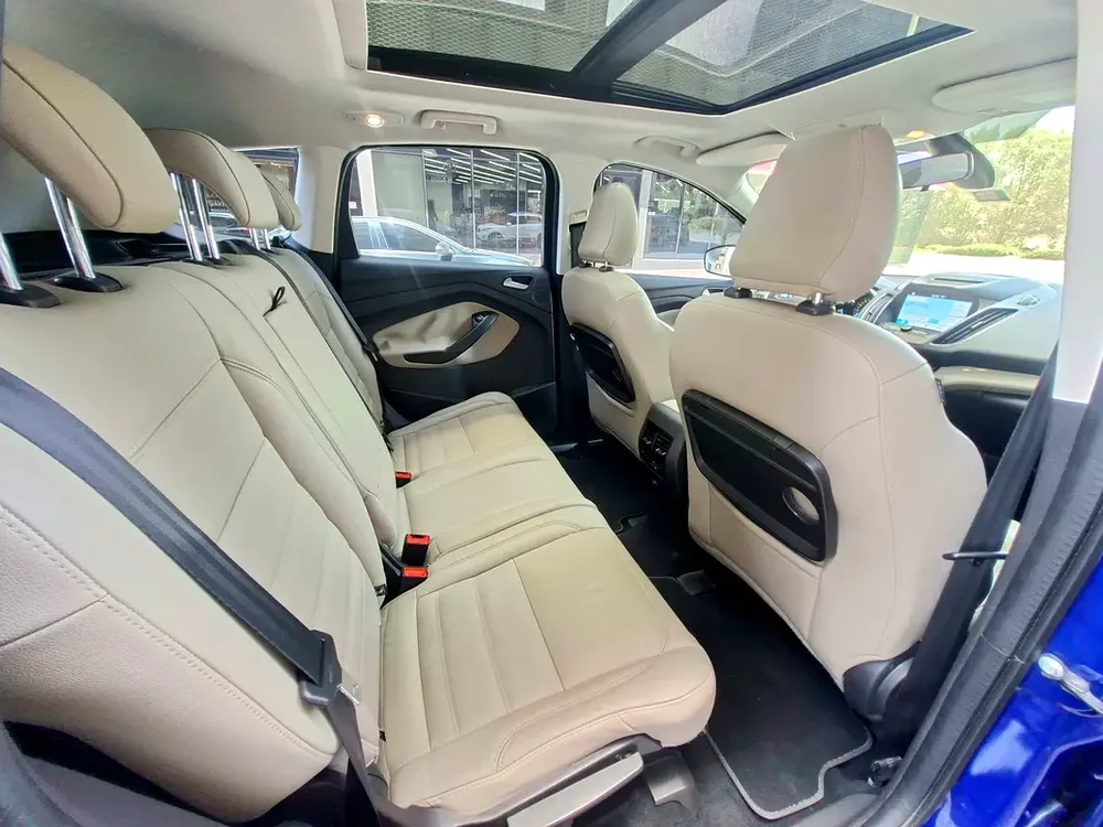 Astonishing Ford Escape 2018 - GCC - Top Option - Full Service History - Original Paint -No Accident - Image 11