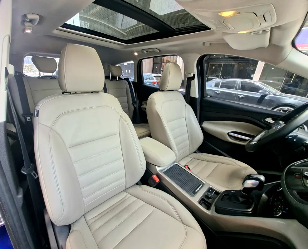Astonishing Ford Escape 2018 - GCC - Top Option - Full Service History - Original Paint -No Accident - Image 12