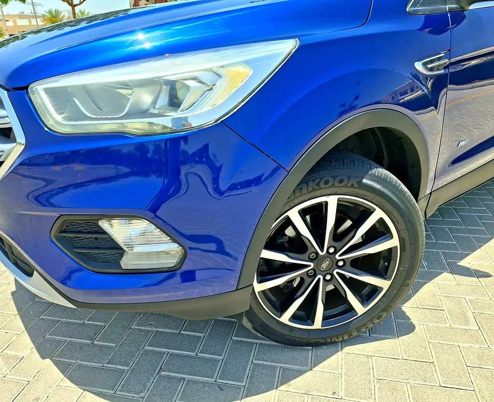 Astonishing Ford Escape 2018 - GCC - Top Option - Full Service History - Original Paint -No Accident - Image 14