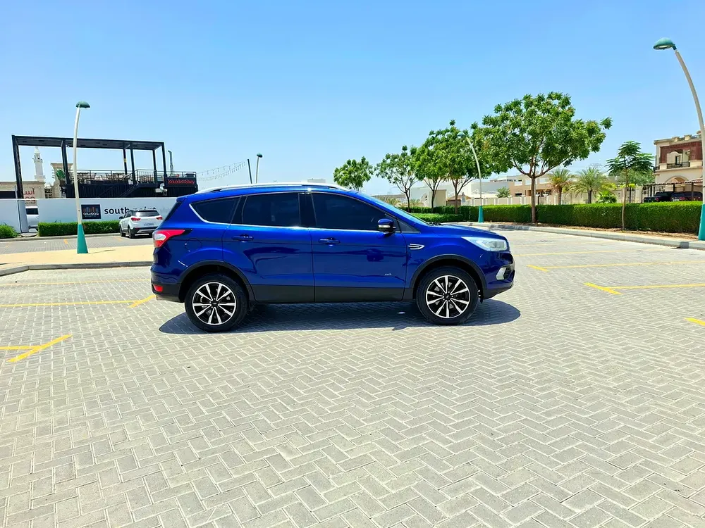 Astonishing Ford Escape 2018 - GCC - Top Option - Full Service History - Original Paint -No Accident - Image 4