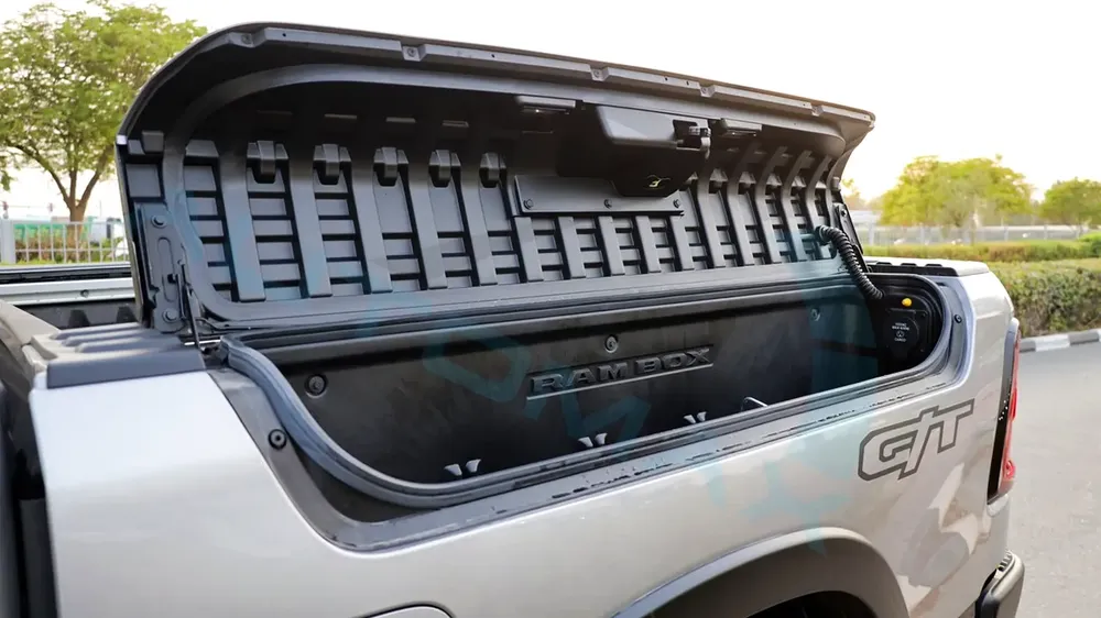 ( Air Suspension / Rambox / Bedliner ) 2026/2026 RAM 1500 Rebel GT 3.0TT Hurricane GCC 0KM - Image 18