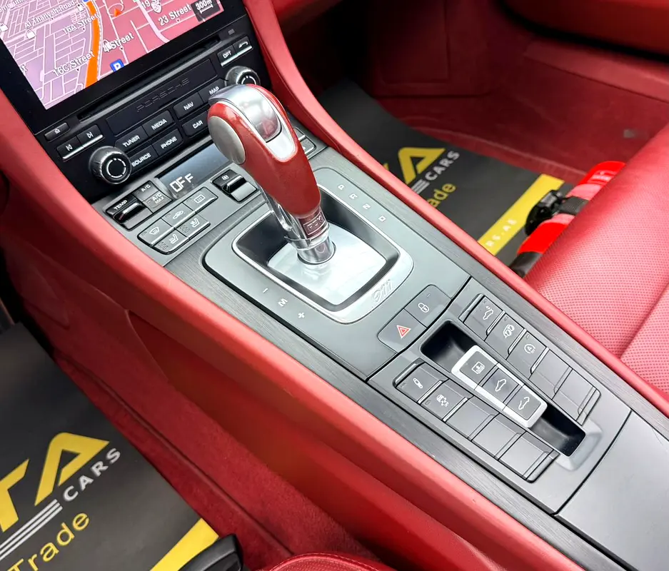 2018 Porsche 911 Carrera GTS, 2027 Porsche Warranty, Full Porsche Service History, Fully Loaded, GCC - Image 15
