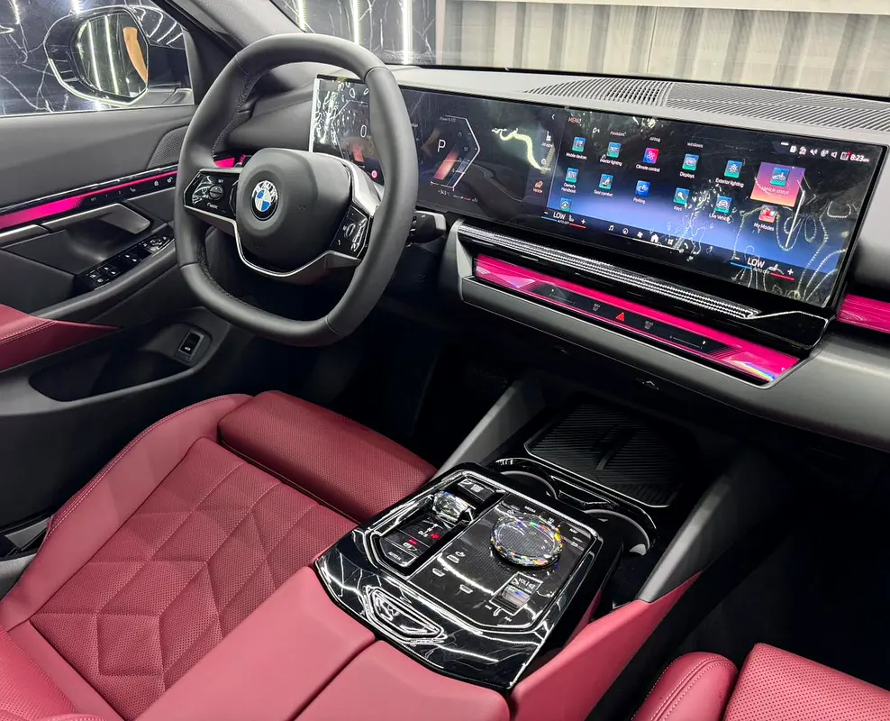 Exclusive offer | LOW Mileage | GCC | Luxury Sedan | AGMC Warranty 2028 | AGMC Service 2028 - Image 14