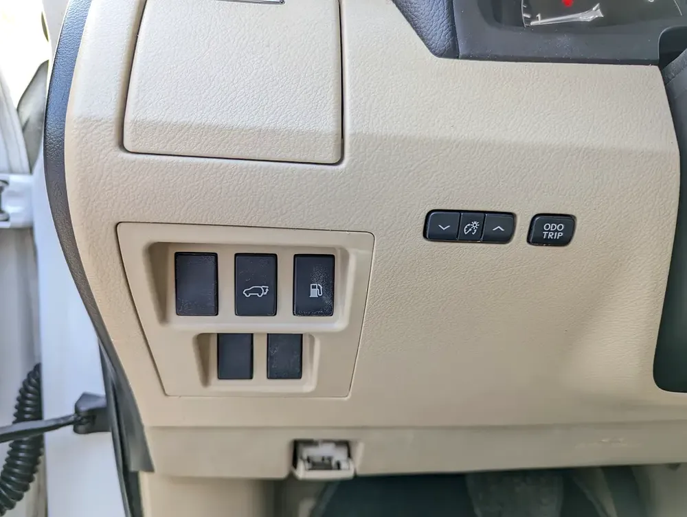 Lexus RX 350 Premier 2011 - American Specs Perfect Condition Inside Out Low KM Family Luxury SUV - Image 14