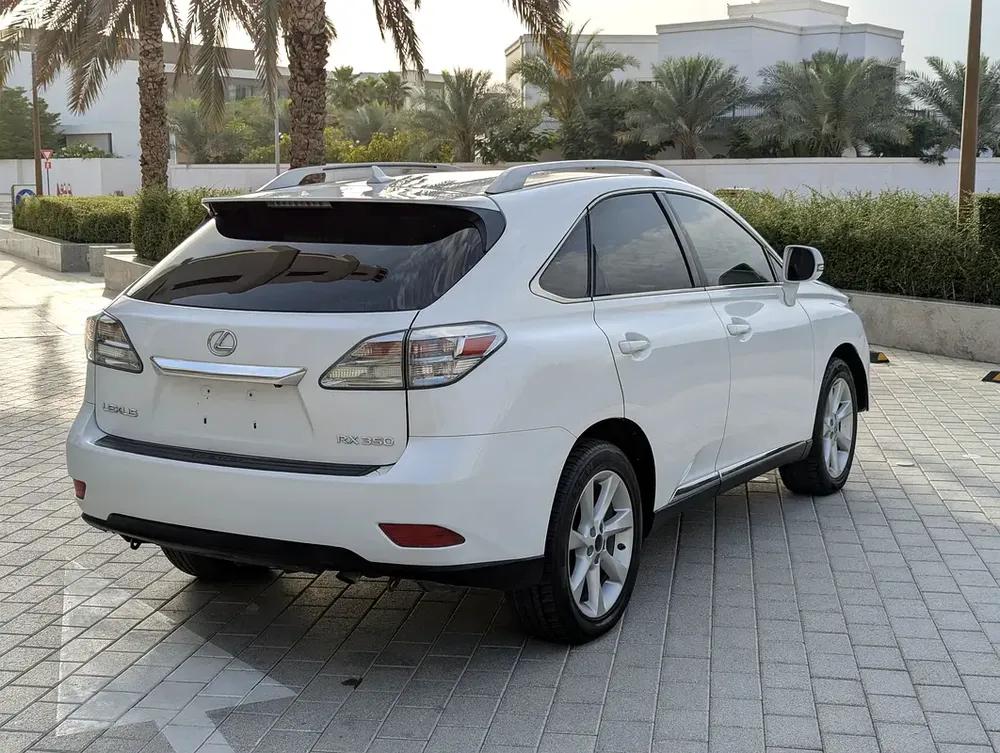 Lexus RX 350 Premier 2011 - American Specs Perfect Condition Inside Out Low KM Family Luxury SUV - Image 17