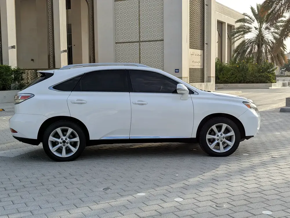 Lexus RX 350 Premier 2011 - American Specs Perfect Condition Inside Out Low KM Family Luxury SUV - Image 19