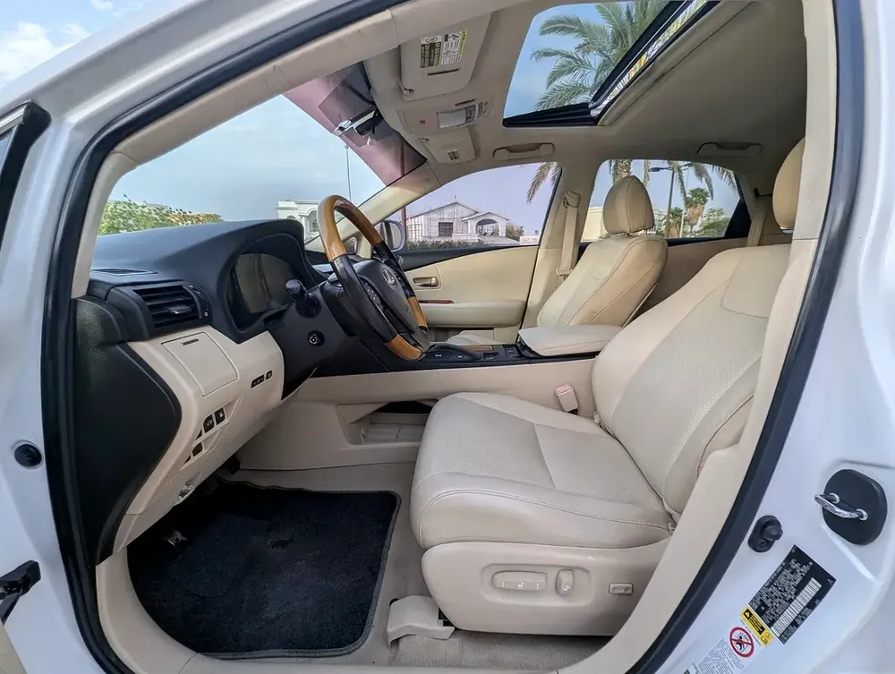 Lexus RX 350 Premier 2011 - American Specs Perfect Condition Inside Out Low KM Family Luxury SUV - Image 6
