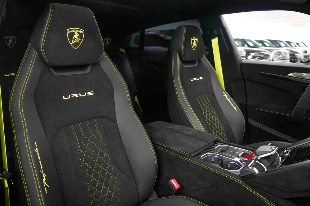 2024 LAMBORGHINI URUS PERFORMANTE / CARBON FIBER - ALCANTARA INTERIOR / WARRANTY AVAILABLE - Image 12