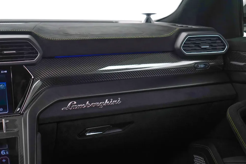 2024 LAMBORGHINI URUS PERFORMANTE / CARBON FIBER - ALCANTARA INTERIOR / WARRANTY AVAILABLE - Image 15
