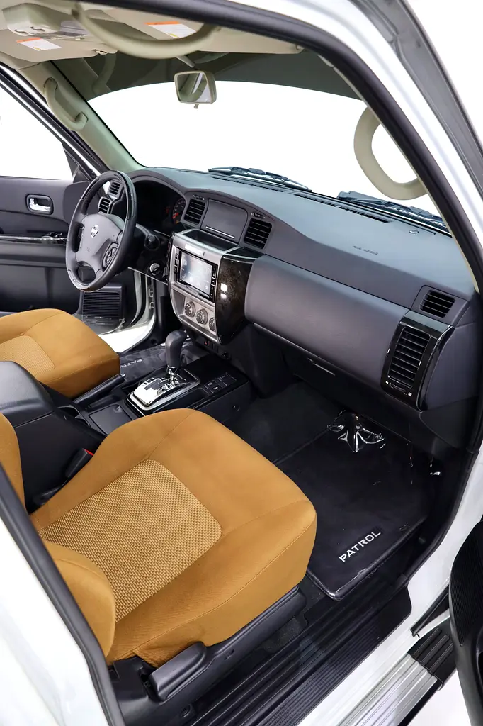 NISSAN PATROL SUPER SAFARI GCC SHORT WHEELBASE - Excellent Condition - Image 11