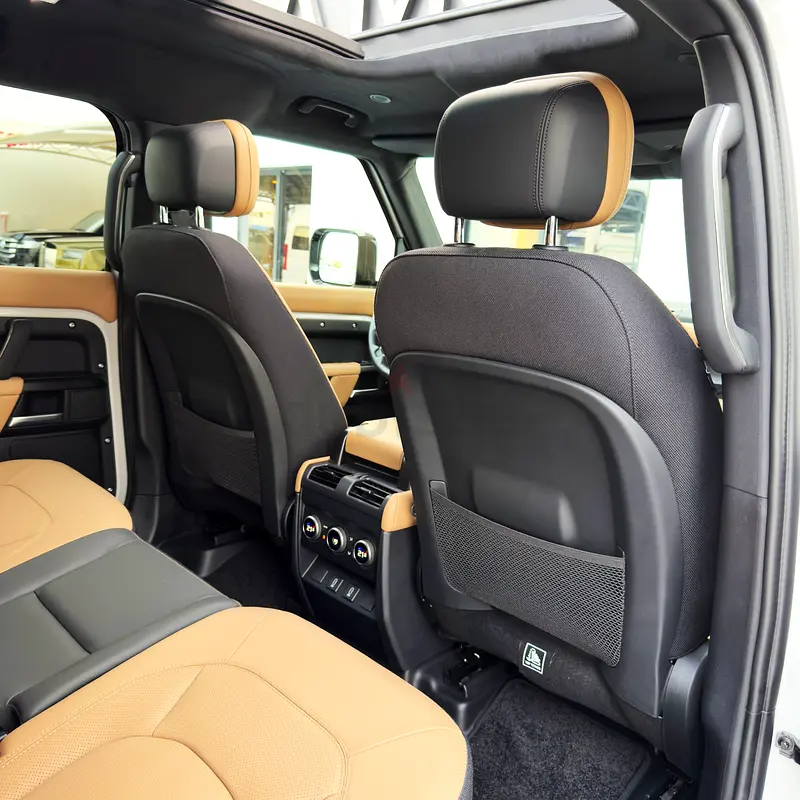 LAND ROVER DEFENDER V8 110 P425X 2026 - Image 13