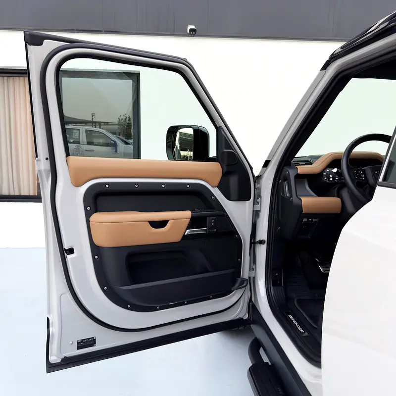 LAND ROVER DEFENDER V8 110 P425X 2026 - Image 18