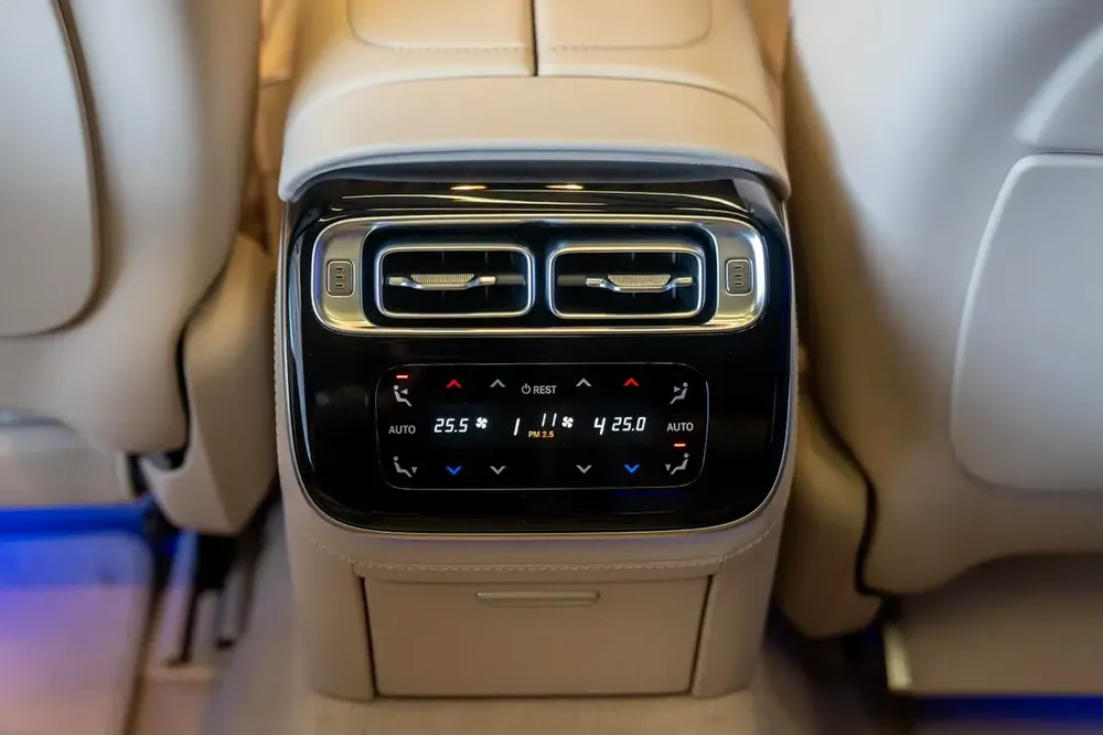 2025 Mercedes-Benz S-Class S 580 4Matic - GCC Specs - Brand New - Image 8