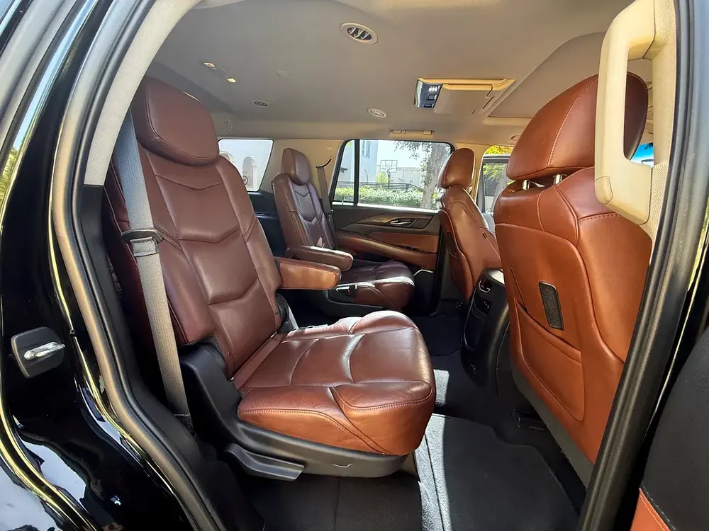 2019 Cadillac Escalade Platinum | GCC Specs | Pristine Condition - Image 17