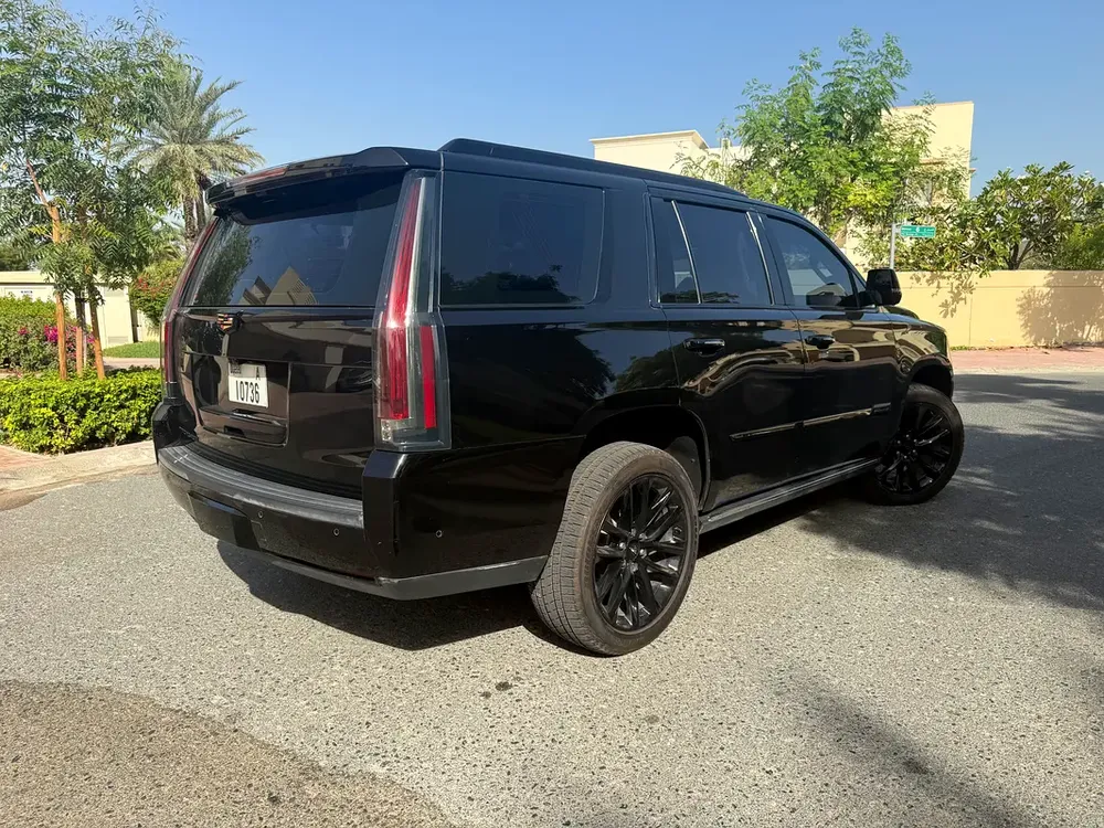 2019 Cadillac Escalade Platinum | GCC Specs | Pristine Condition - Image 4