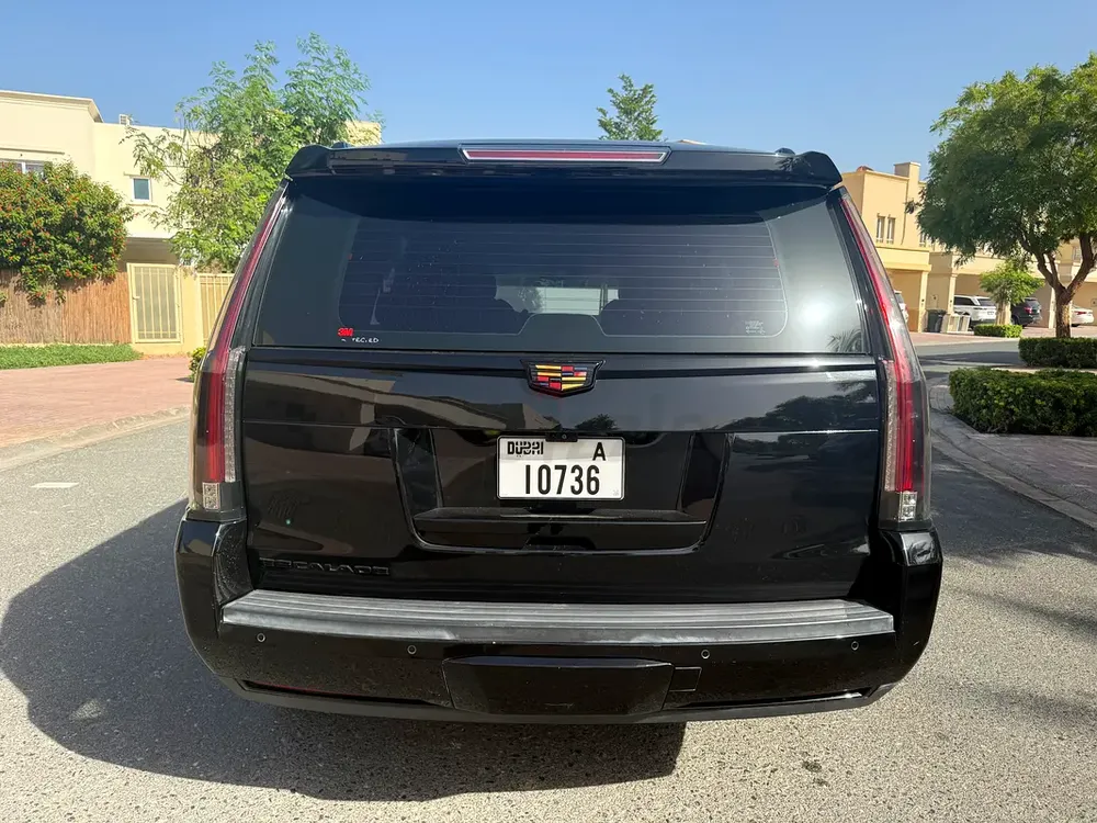 2019 Cadillac Escalade Platinum | GCC Specs | Pristine Condition - Image 6