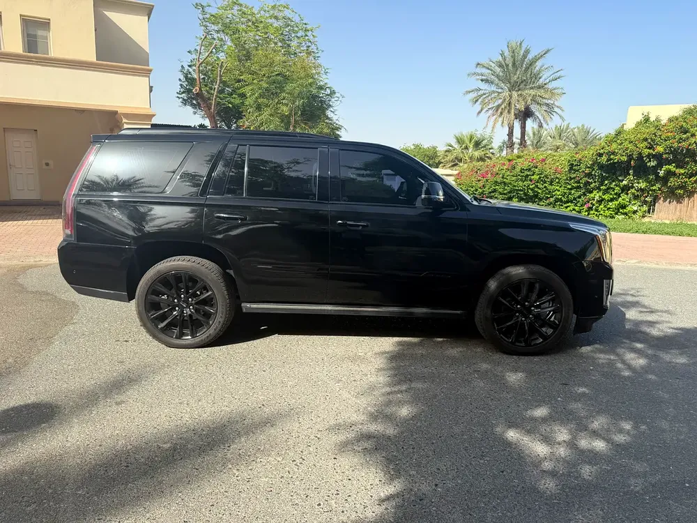 2019 Cadillac Escalade Platinum | GCC Specs | Pristine Condition - Image 7