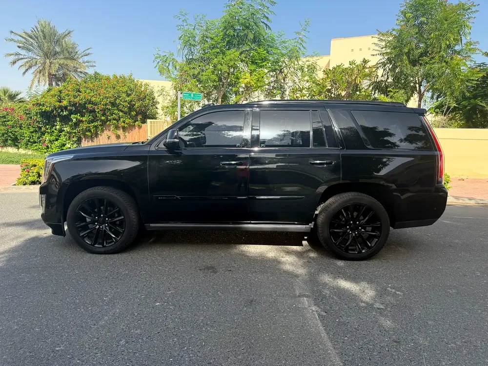 2019 Cadillac Escalade Platinum | GCC Specs | Pristine Condition - Image 8