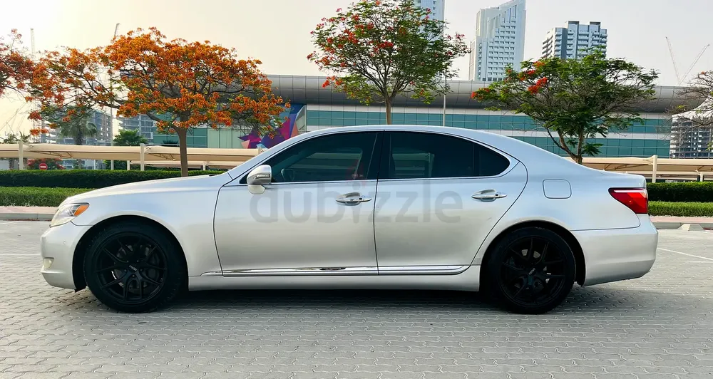 Lexus LS 460 2011 - American Specs - Excellent Condition - Image 6