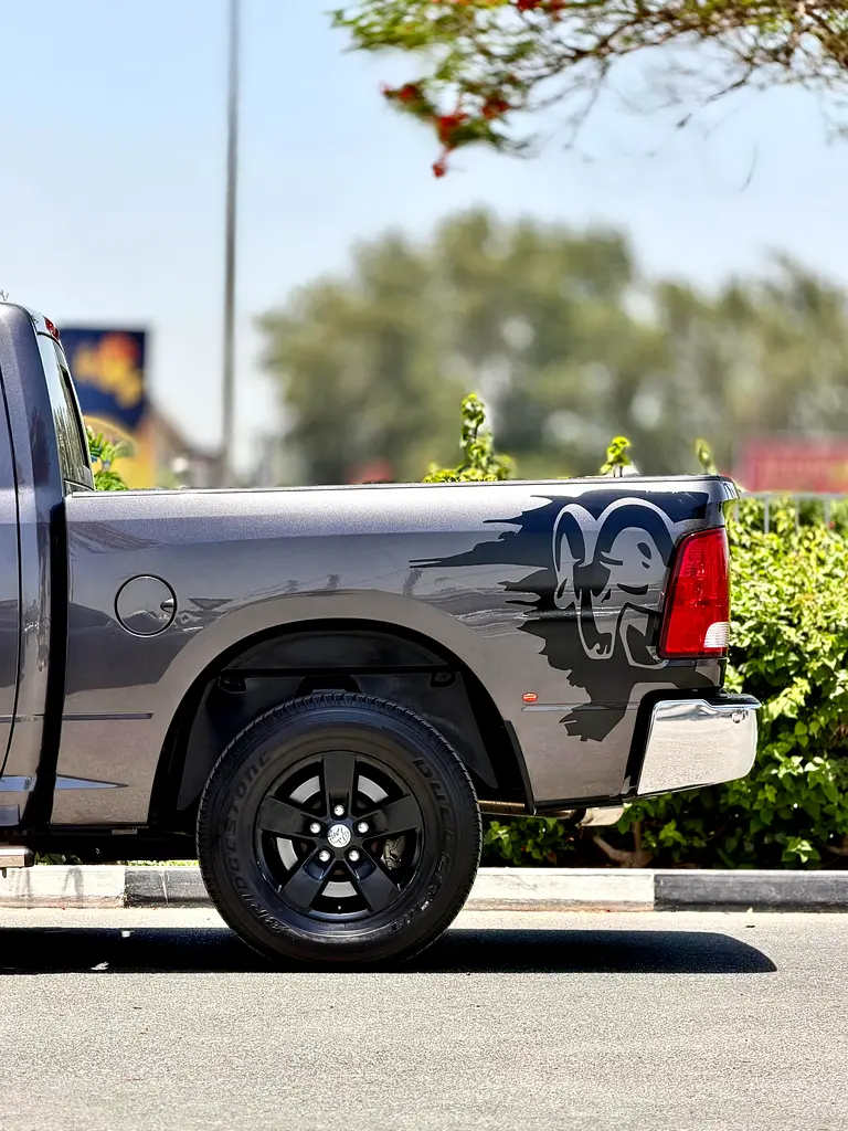 Dodge Ram 1500 SLT ( Classic ) 2020 Gcc specs . ( Low kms ) . - Image 10