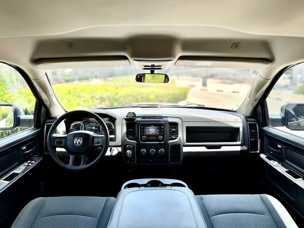 Dodge Ram 1500 SLT ( Classic ) 2020 Gcc specs . ( Low kms ) . - Image 15