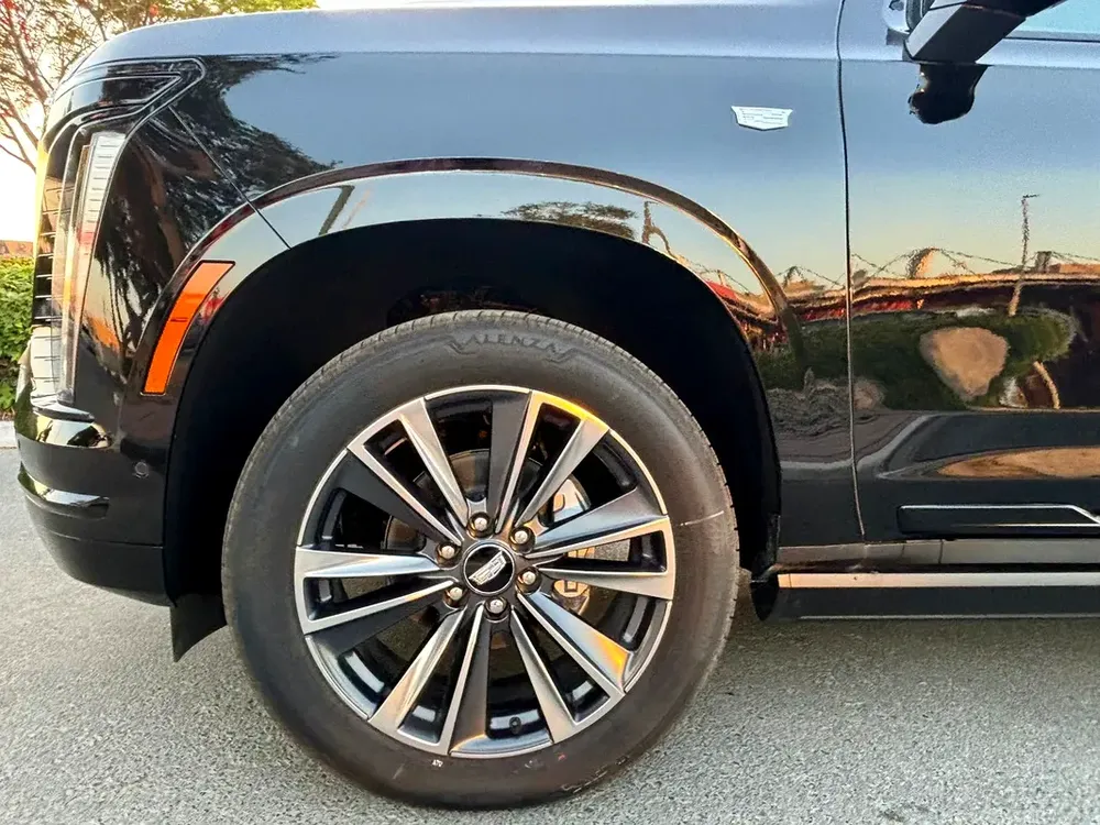 2025 Cadillac Escalade Sport Platinum | GCC Specs | Brand New Luxury SUV - Image 6