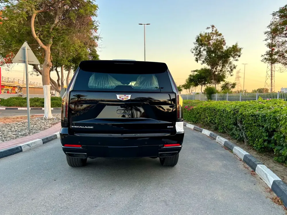 2025 Cadillac Escalade Sport Platinum | GCC Specs | Brand New Luxury SUV - Image 9