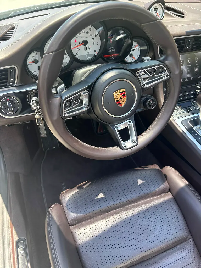 2018 Porsche 911 Carrera 4S - GCC Specs - Image 6